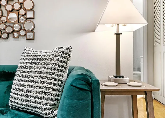 Cozy 1Br Escape, Walk To Dining & Attractions - Oakdale 204 Chicago