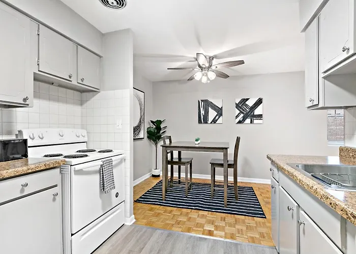 Cozy 1Br Escape, Walk To Dining & Attractions - Oakdale 204 Apartamento