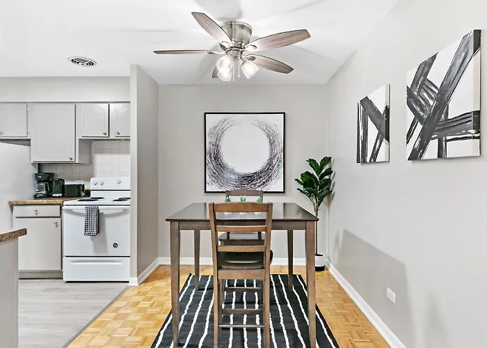 Cozy 1Br Escape, Walk To Dining & Attractions - Oakdale 204